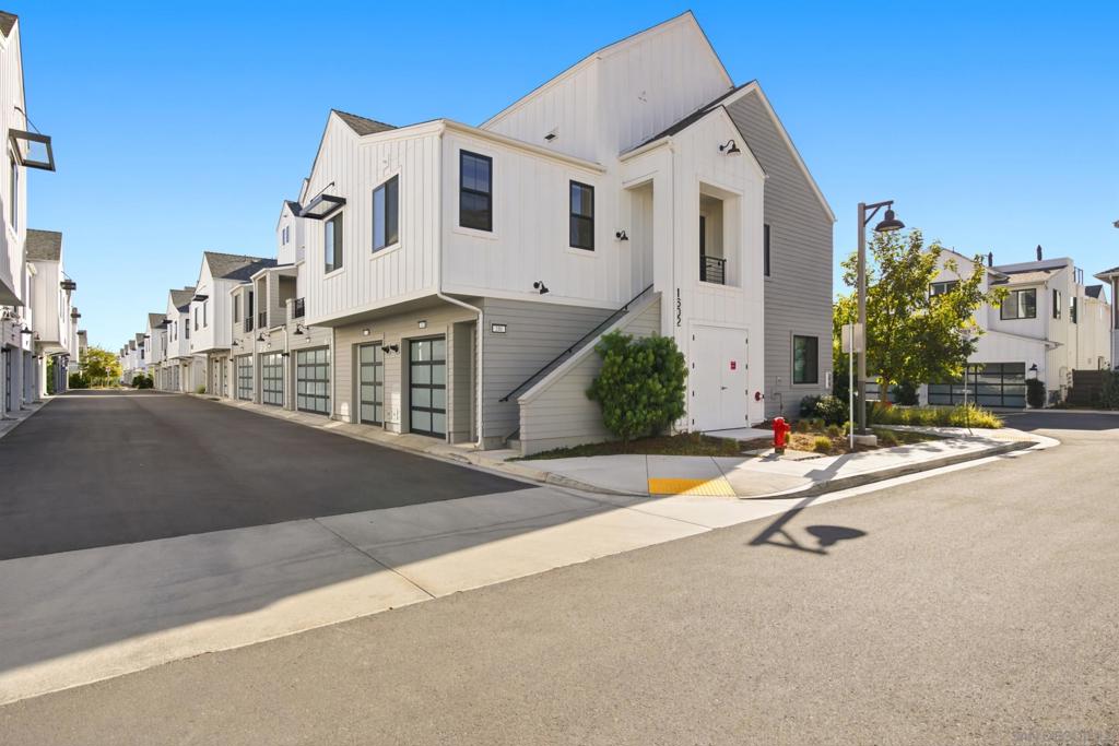 1602 San Remo Place 201 — photo