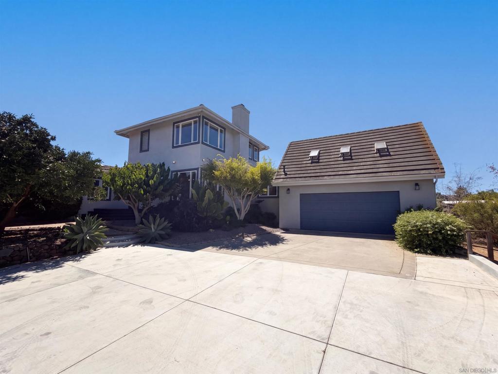 1596 Aldorado — photo