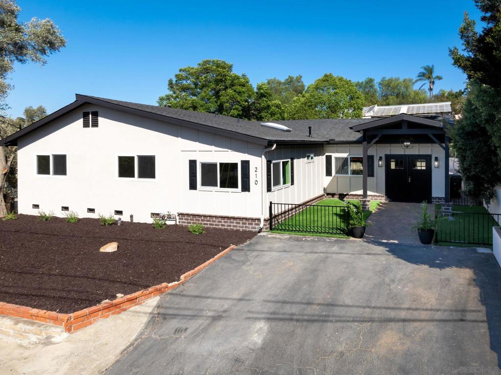 210 S Orange Avenue, Fallbrook, CA 92028 — photo 2