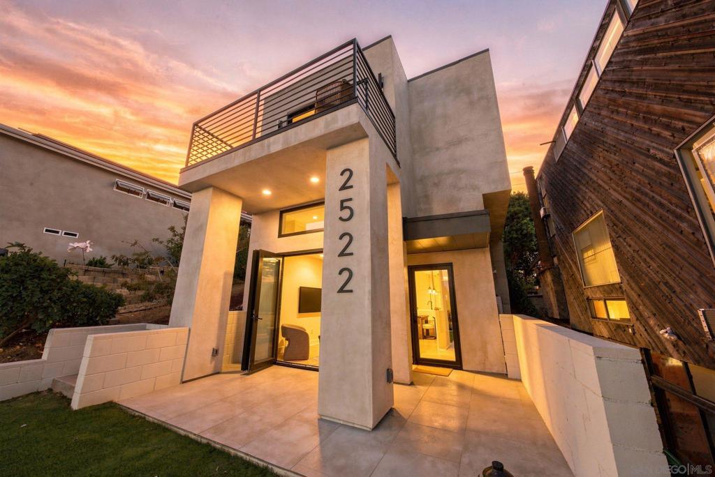 2522 Chalcedony St — photo