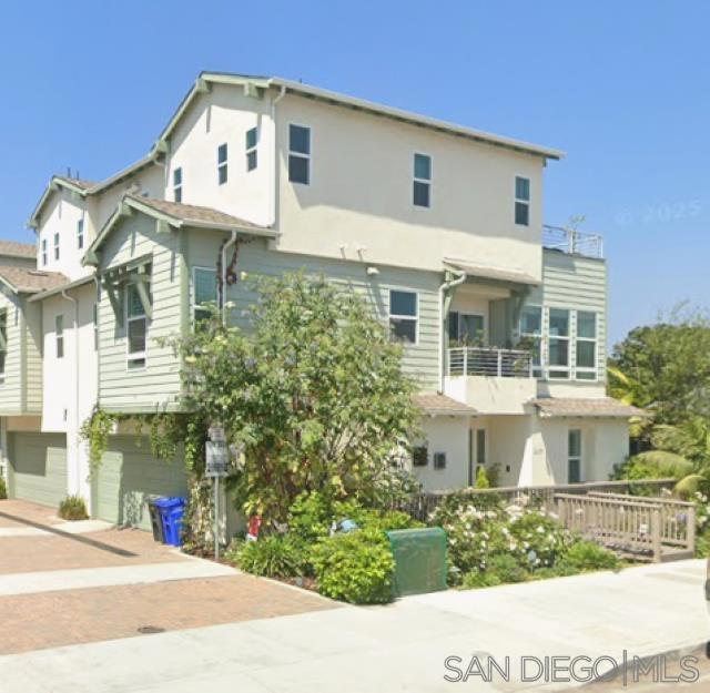 2675 Roosevelt St — photo