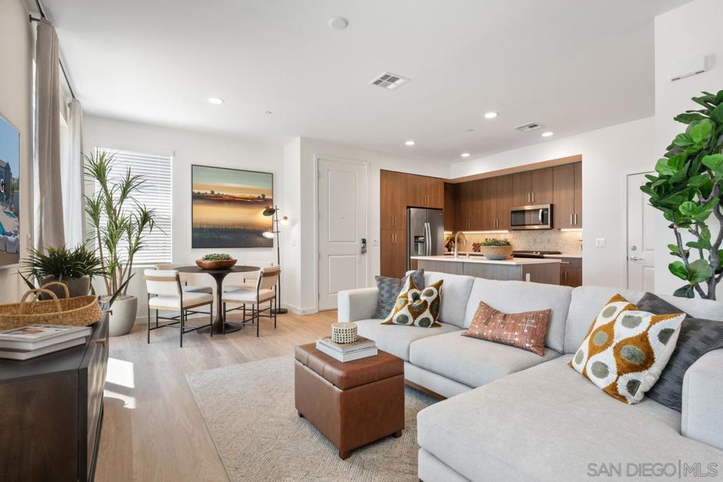 5030 Avenida Lugano 6 — photo