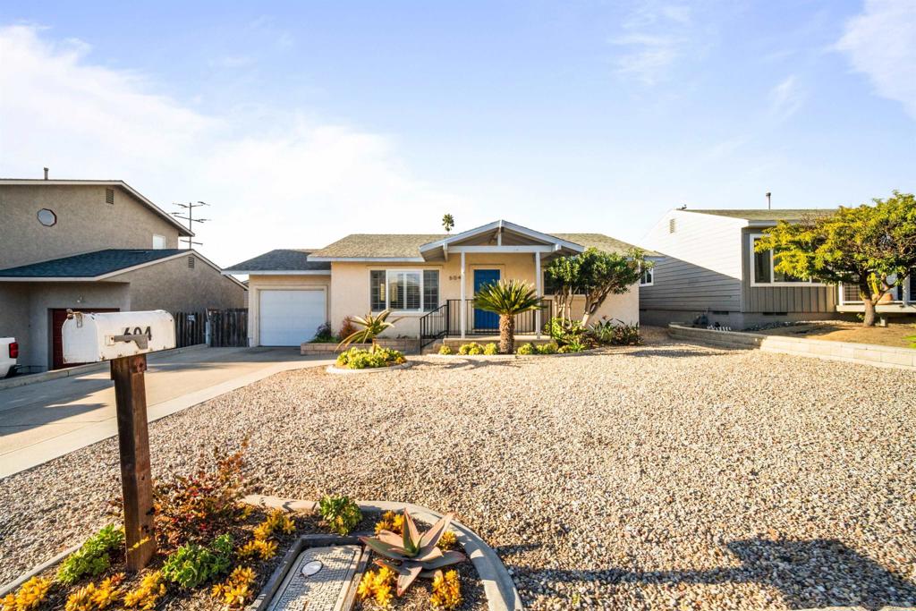 604 Monterey Dr — photo