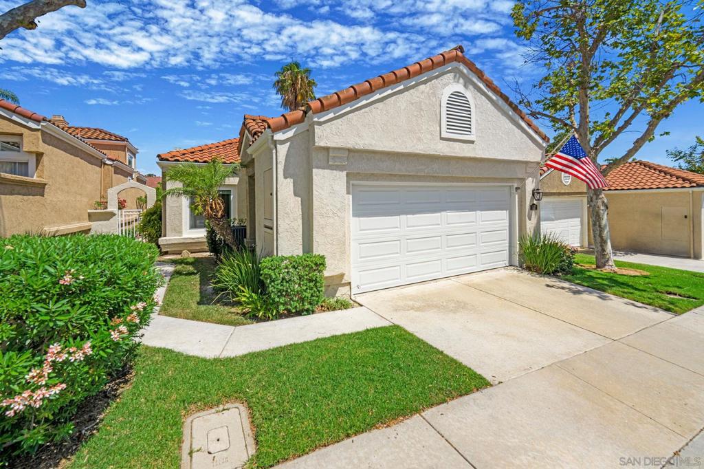 15511 Walton Heath Row — photo