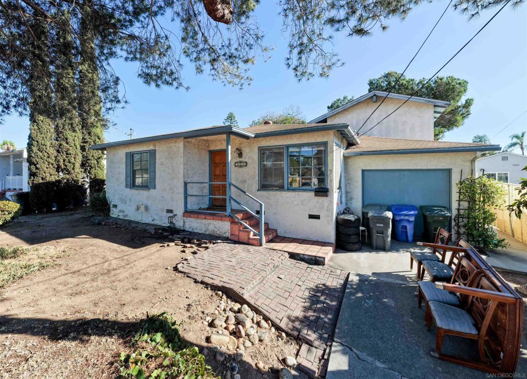 7207 Berkeley Dr. — photo