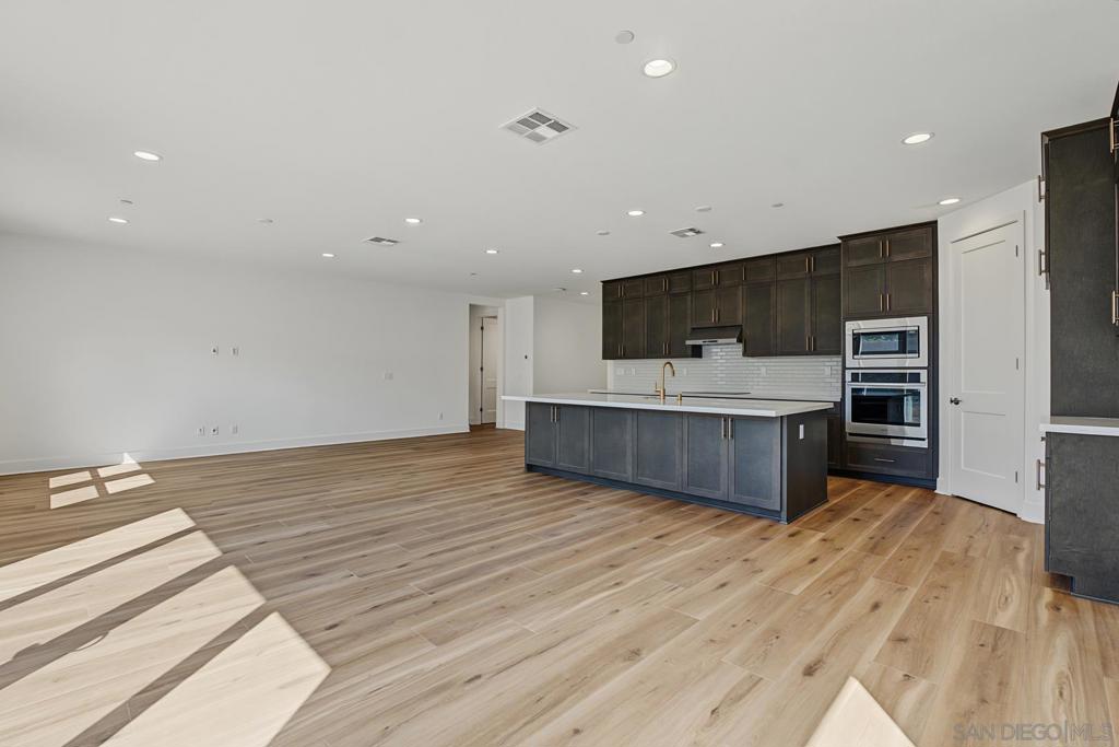 3147 Smith Pl — photo