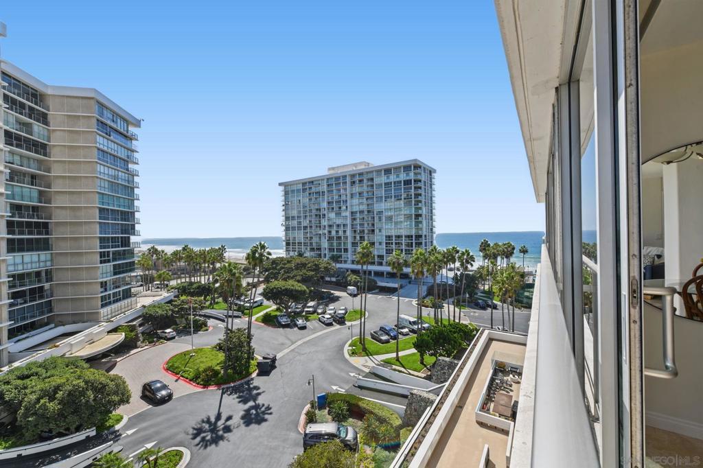 1810 Avenida Del Mundo 601 — photo