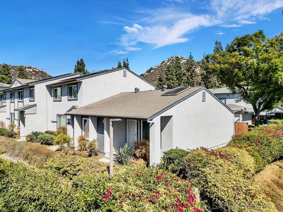10604 Queen Jessica Ln. — photo