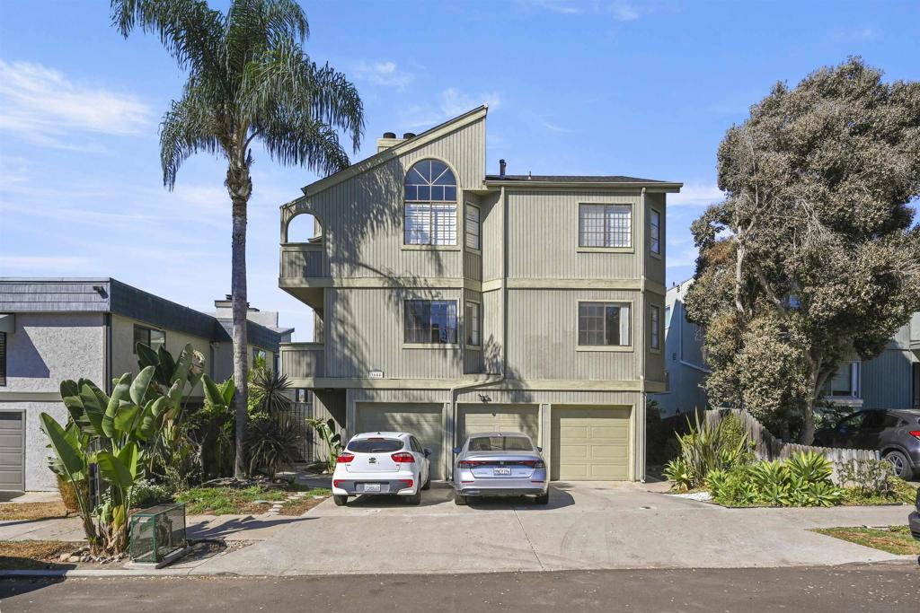 3644 Villa Terrace Apt 2 — photo