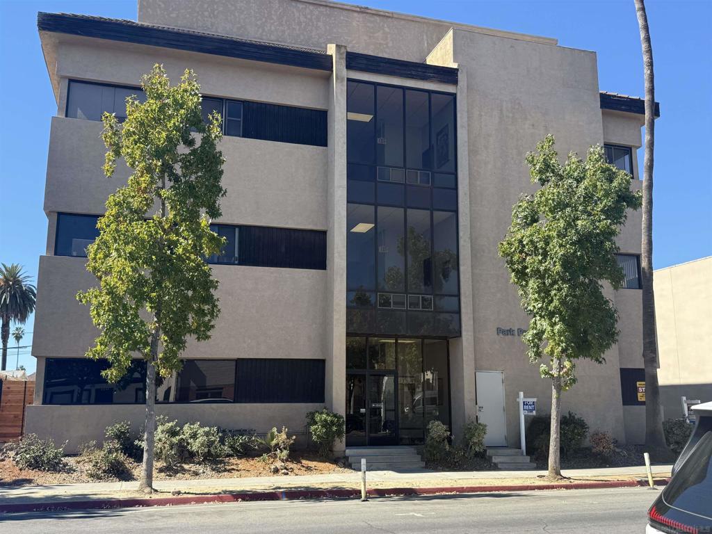 4452 Park Blvd Suite 202 — photo