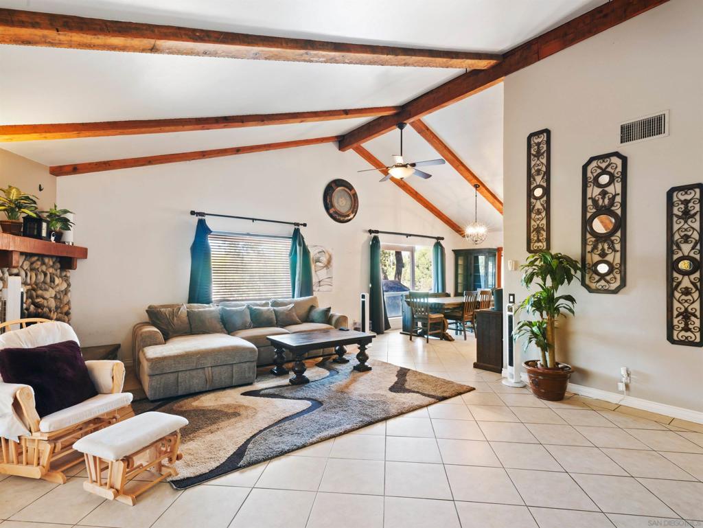 749 De Luz, Fallbrook, CA 92028 — photo 2