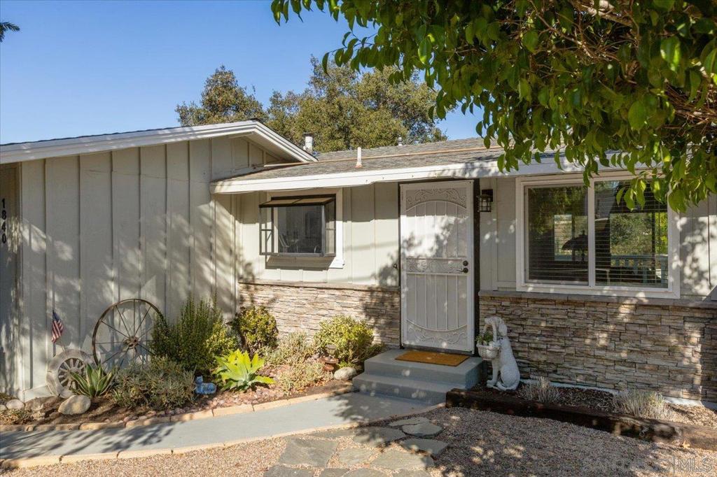 1840 Davis, Fallbrook, CA 92028 — photo 2