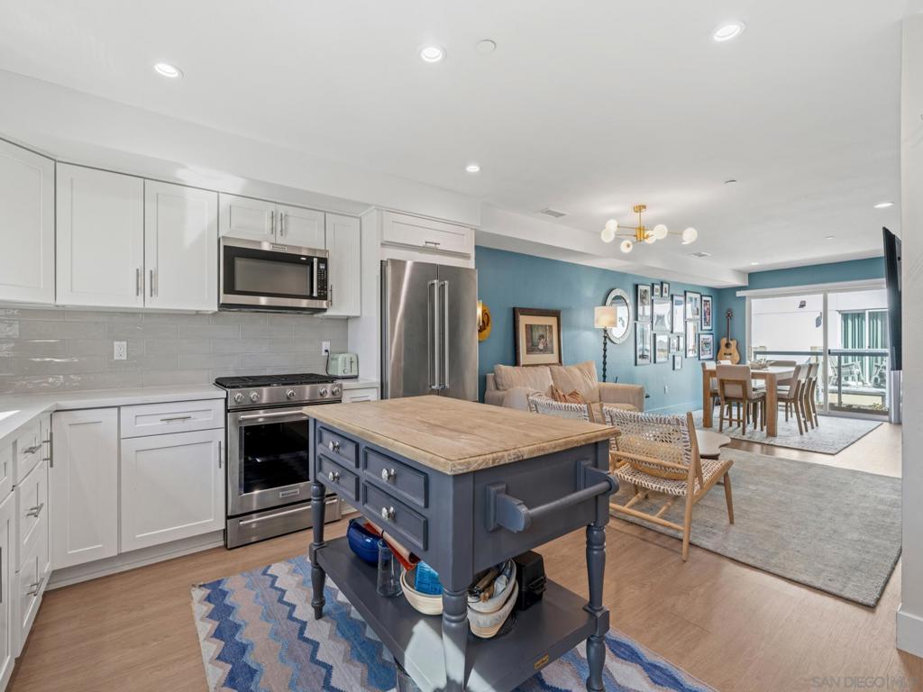 1952 Hornblend St Unit 6 — photo