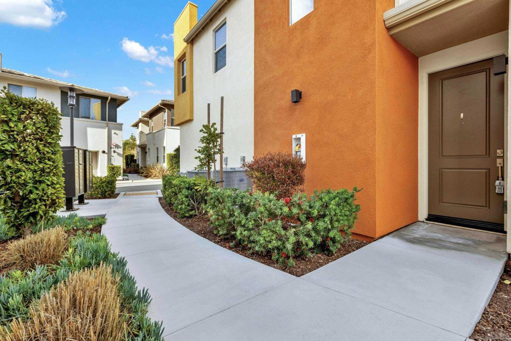 2076 Tango Loop #4, Chula Vista, CA 91915 — photo 2