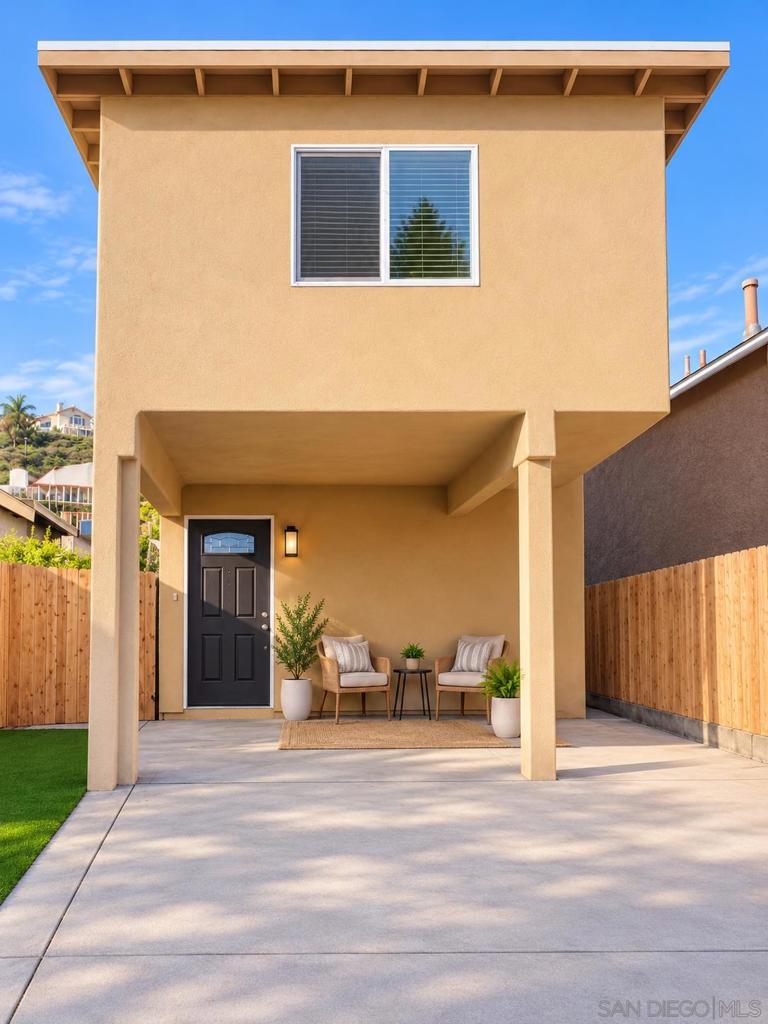 9834 Saint George Street — photo