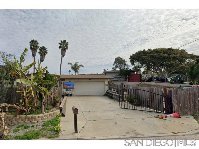1355 Loch Lomond Drive — photo