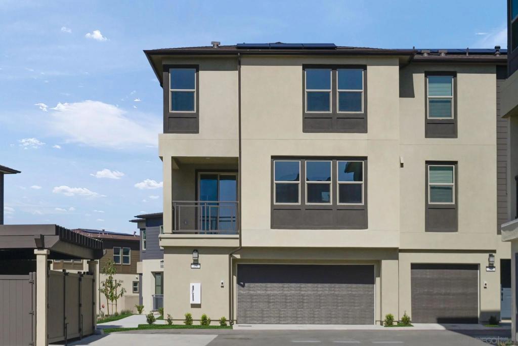 255 Larkspur — photo
