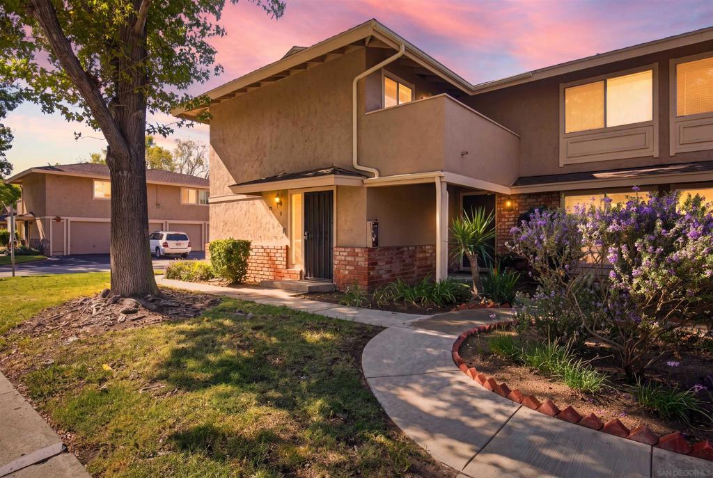 916 Amistad Ct Unit D — photo