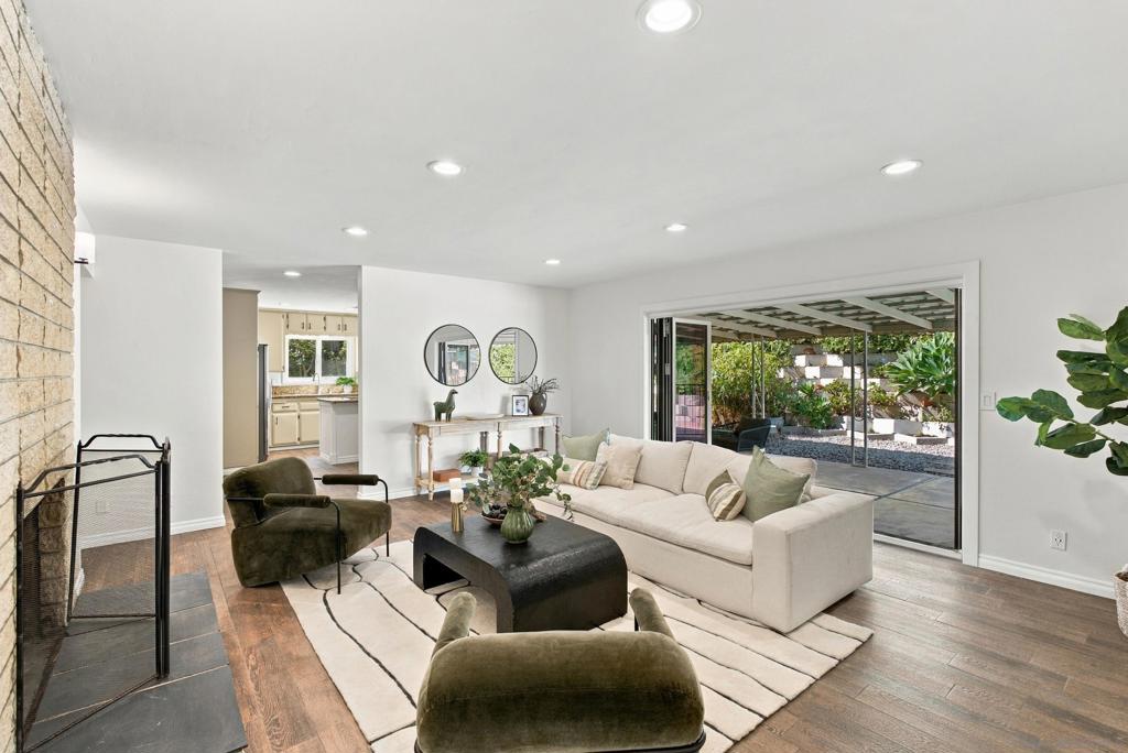 6068 Henderson Dr. — photo