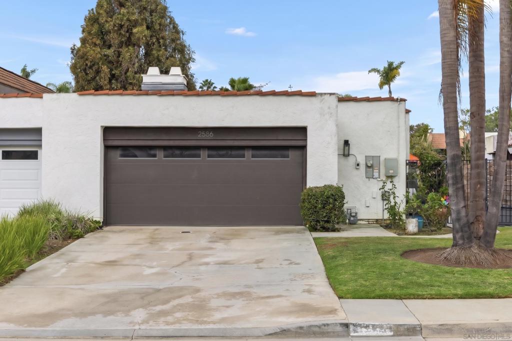 2586 Luciernaga St. — photo