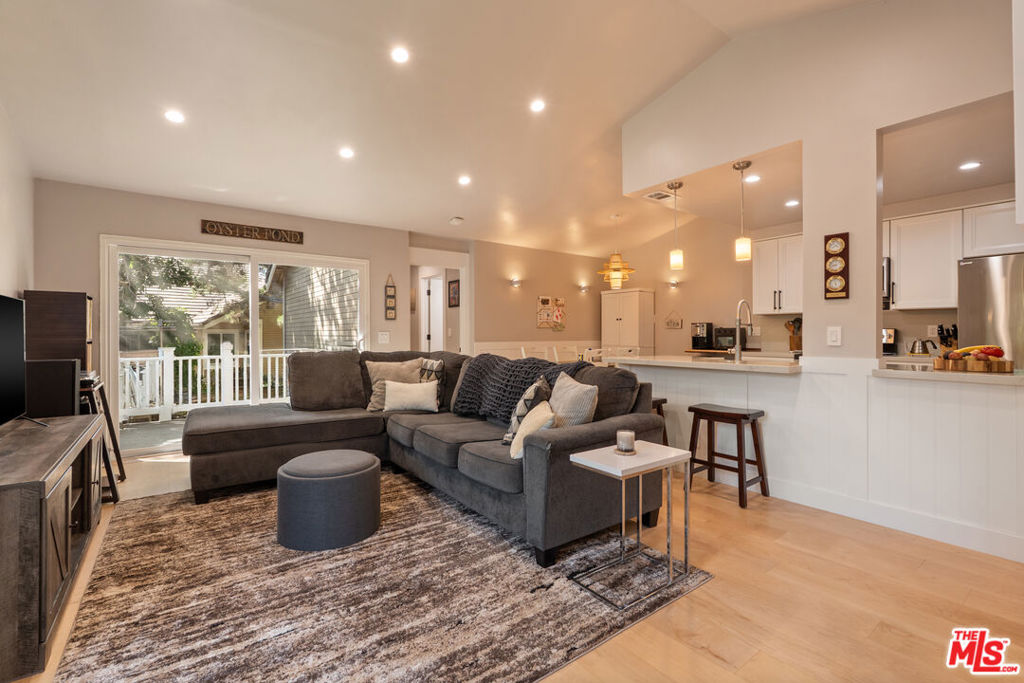 8701 Chessington Drive Unit G — photo