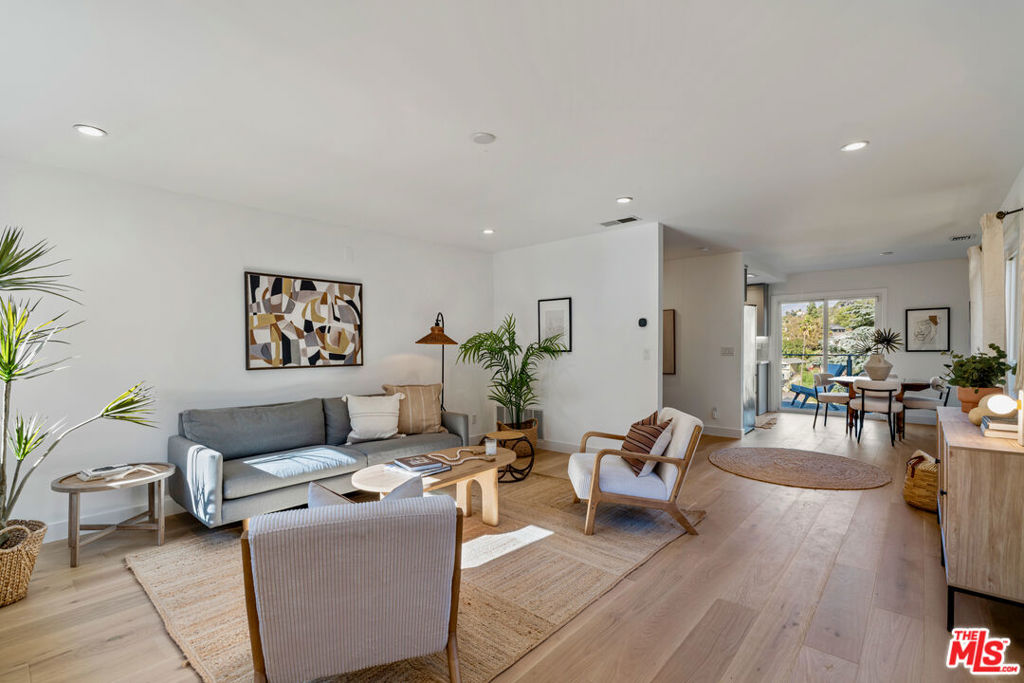 1711 Bridgeport Drive — photo