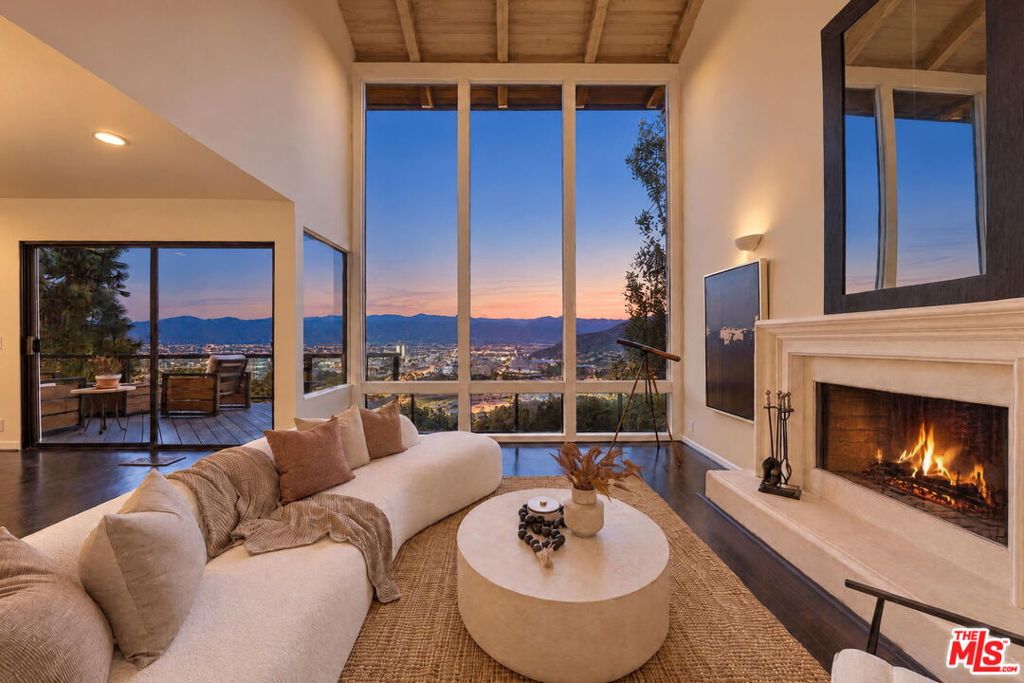 3518 3/4 Multiview Drive — photo