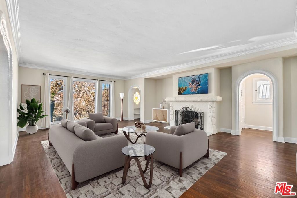 1242 Stearns Drive — photo