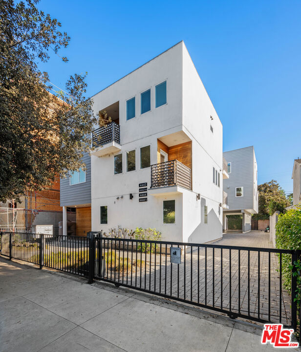 4444 S Slauson 1/2 — photo