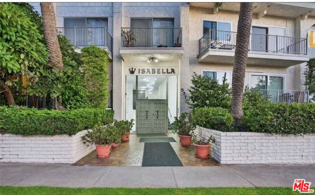 5376 Fairview Boulevard Unit 104 — photo