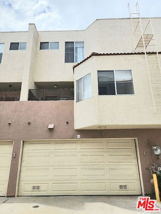 5455 Sylmar Avenue Unit 1105 — photo