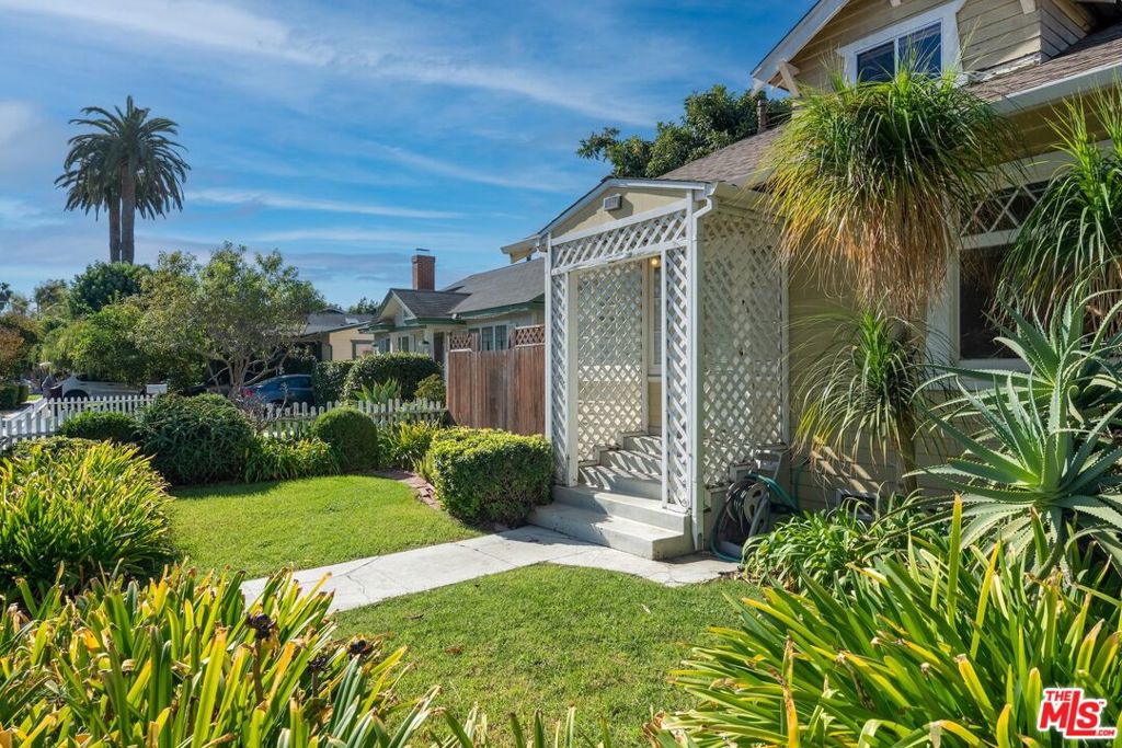 2421 Glyndon Avenue — photo