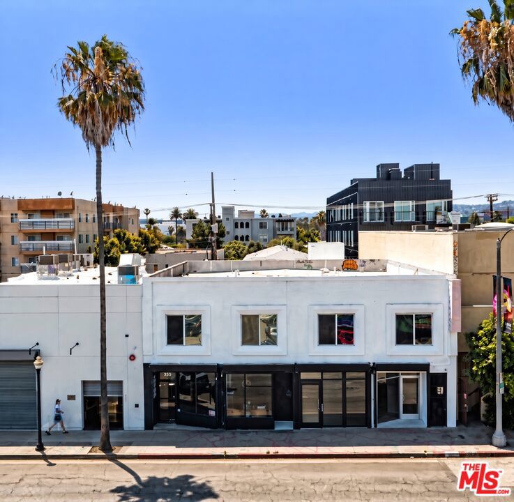 355 N N Fairfax Avenue — photo