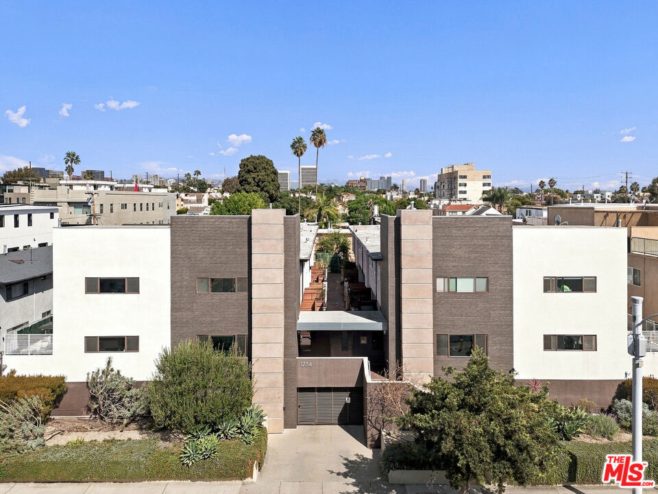 1734 S Westgate Avenue Unit 3 — photo