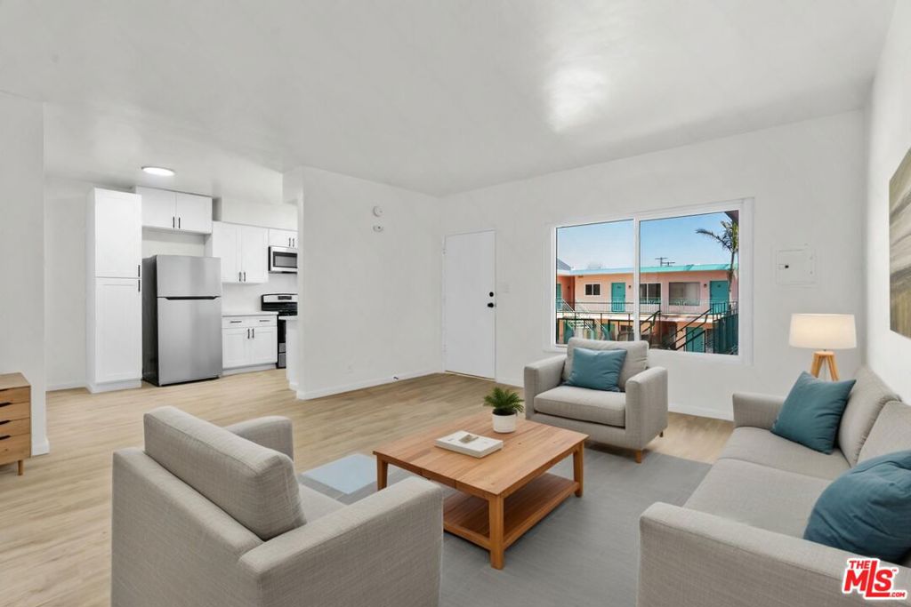 7825 W Manchester Avenue Unit 4 — photo