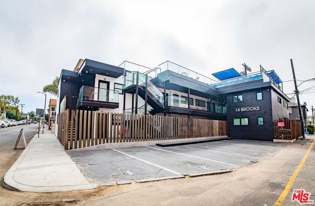 14 Brooks Avenue Unit 10 — photo