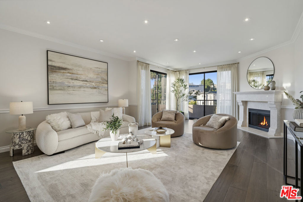 10400 La Grange Avenue Unit 202 — photo