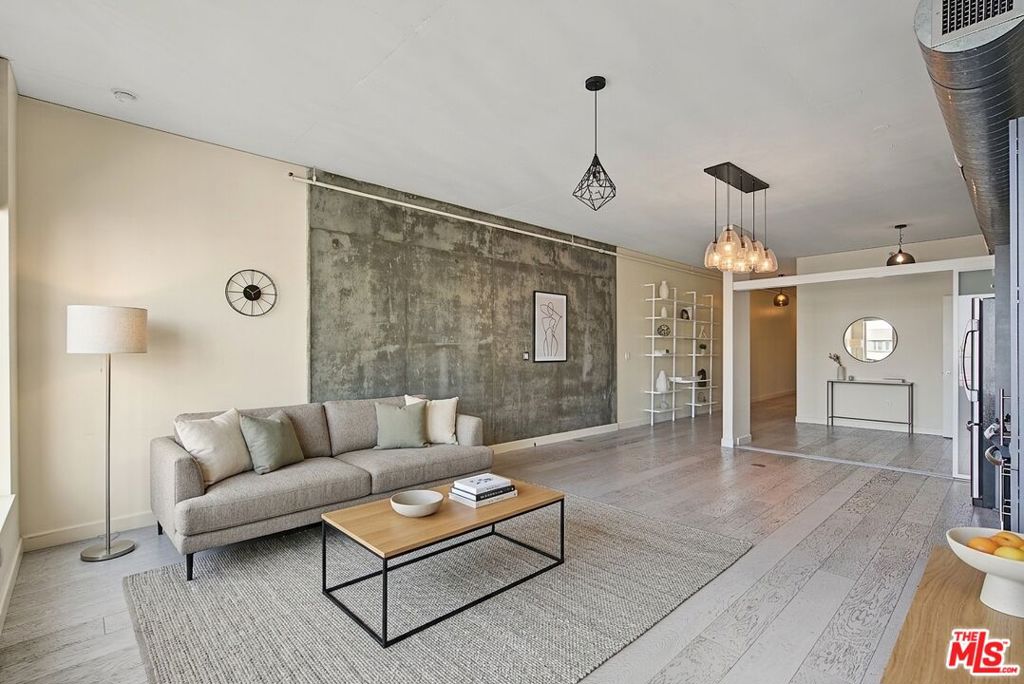 1111 S Grand Avenue Unit 1014 — photo