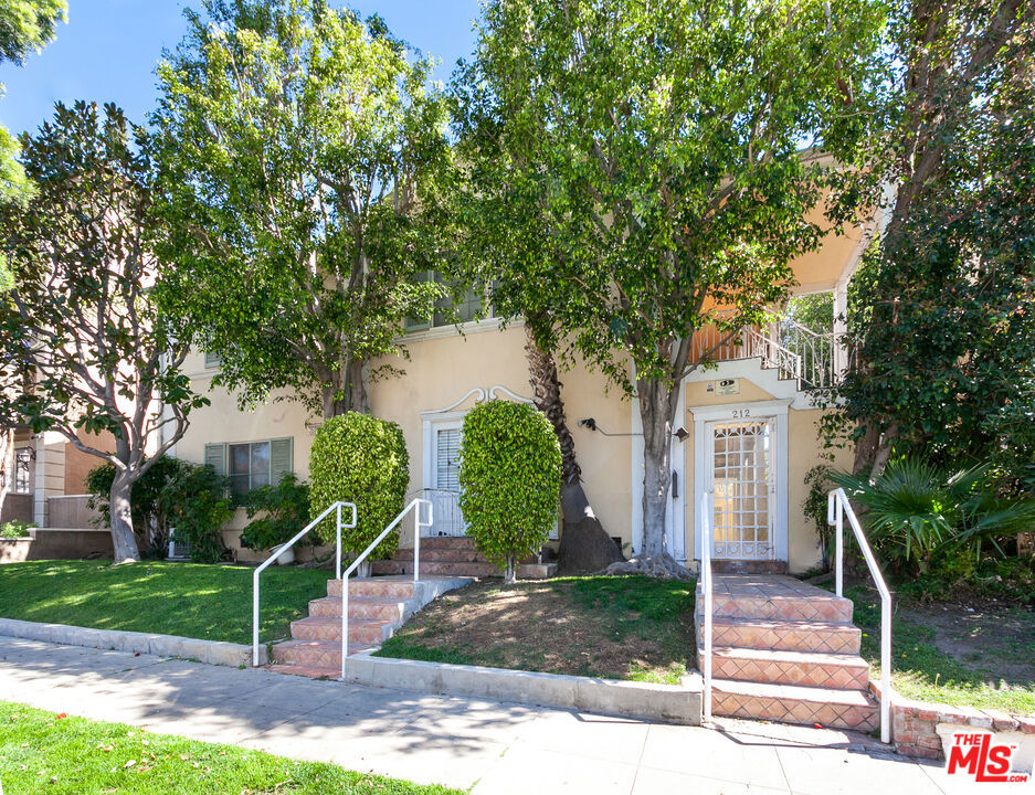 212 S Lasky Drive Unit 3 — photo
