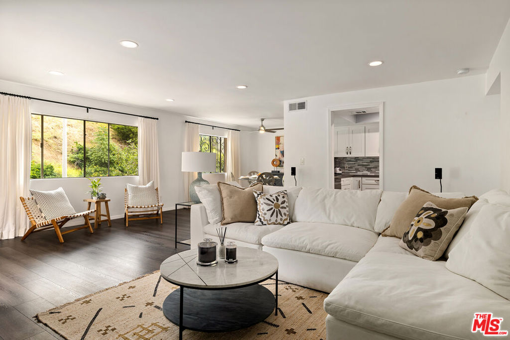6736 Hillpark Drive Unit 201 — photo