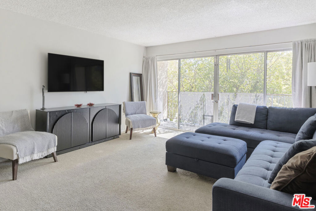6771 Springpark Avenue Unit 102a — photo