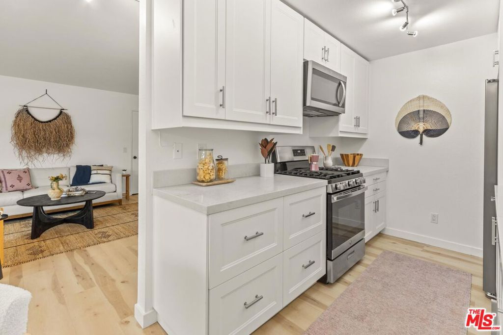 3325 Bagley Avenue Unit 105 — photo