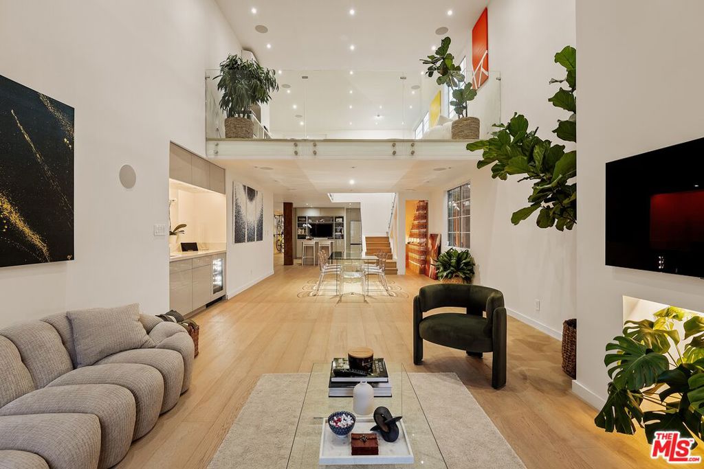 1129 Larrabee Street Unit 7 — photo