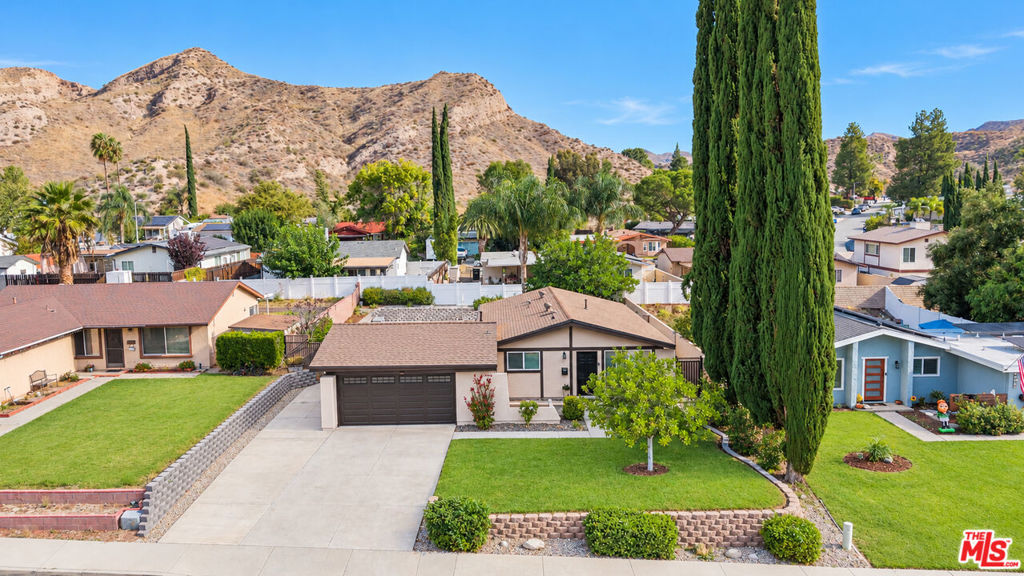 14921 Daffodil Avenue — photo