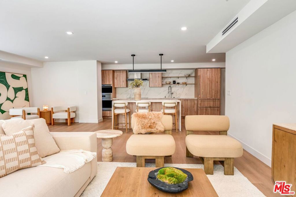 350 N Palm Drive Unit 101 — photo
