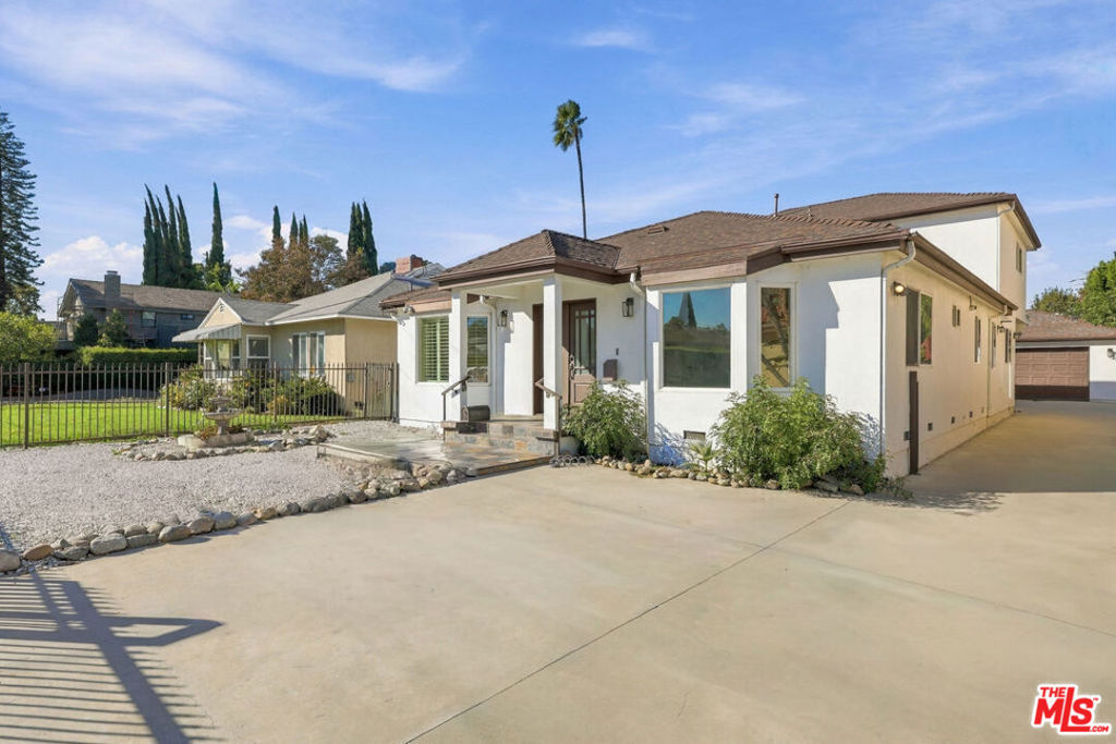 15147 Otsego Street — photo