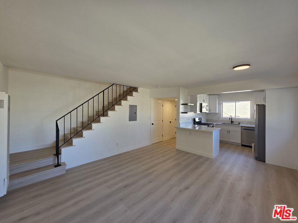 1185 W 22nd Street Unit 1 — photo
