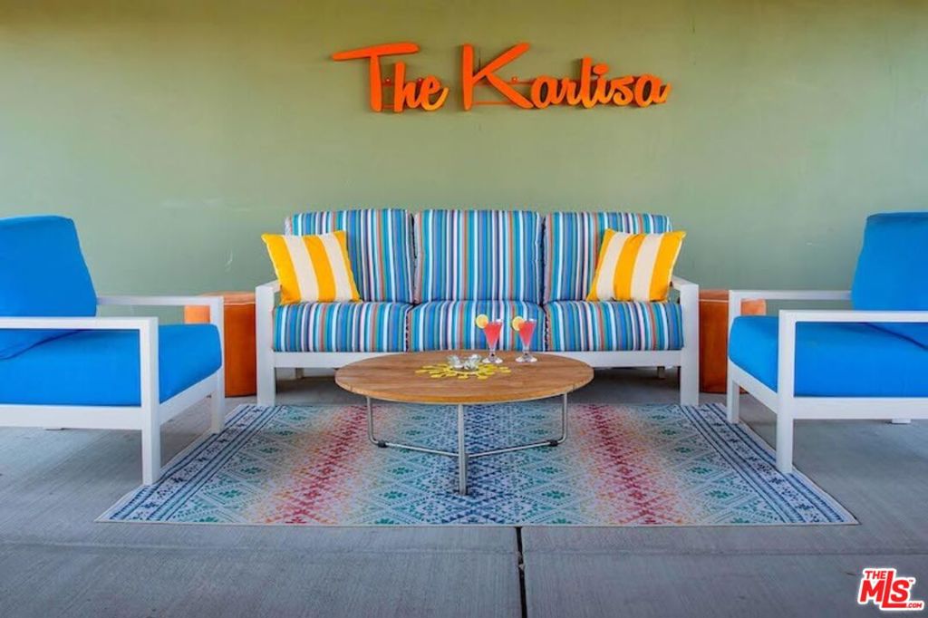 5 Karlisa — photo