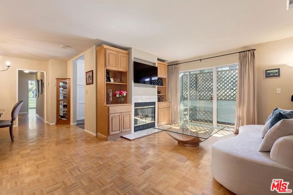 2223 S Bentley Avenue Unit 202 — photo