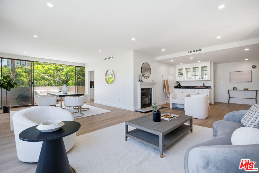 325 N Oakhurst Drive Unit 405 — photo